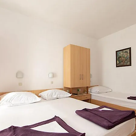 Apartman 1 *