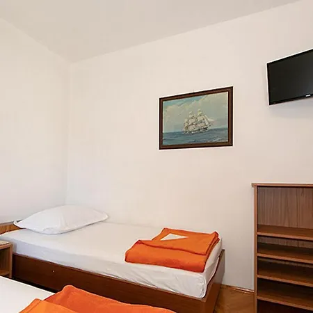 1 Apartman *