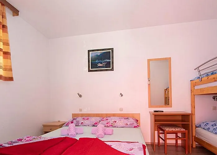 1 Apartment *