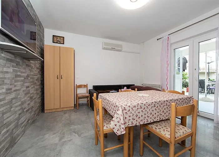 1 Apartment