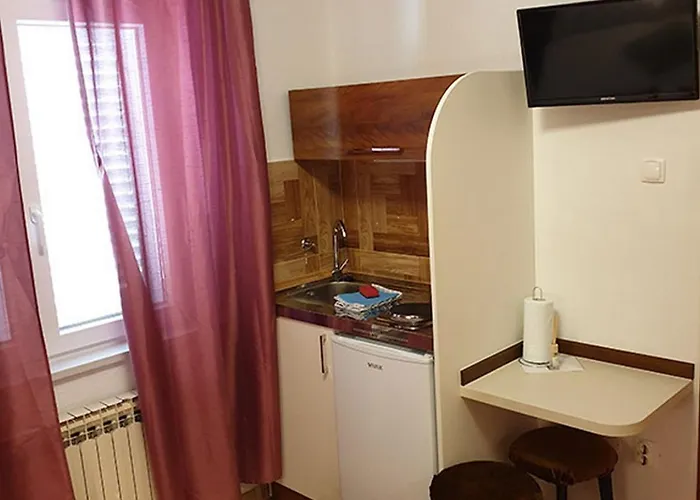 1 * Tucepi