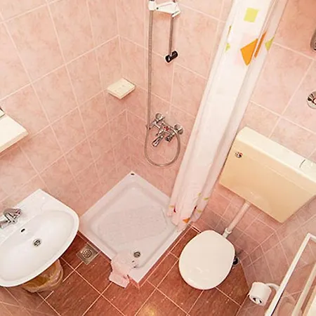 1 Apartment